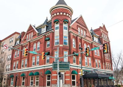 05-06-23-Conde-Nast-Blenny-tle-973x840